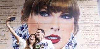 Die Fans von US-Sängerin Taylor Swift sind eine weltweite Community. (Archivfoto)