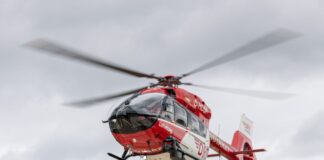 Ein Rettungshubschrauber flog den schwer verletzten Elfjährigen ins Krankenhaus. (Symboloptik) 