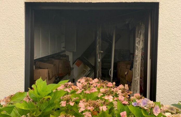 In der Küche geriet der Kühlschrank in Brand. Foto: FW Ratingen