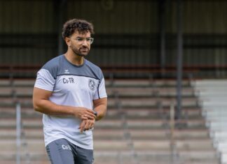 Ismail Jaouri steht als Chefcoach an der Seitenlinie. Foto: SSVg Velbert