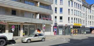 Auf der Bahnstraße ist seit einigen Tagen eine Parkbucht für städtische Fahrzeuge reserviert. Für die CDU ein weiteres Indiz, dass der Standort des Paket- und Briefzentrums nicht haltbar ist. Foto: CDU-Fraktion Ratingen