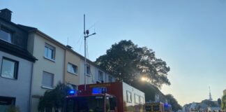 Der Brand brach in einem Mehrfamilienhaus aus. Foto: FW Velbert