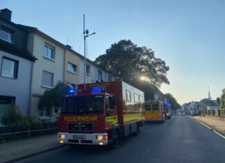 Der Brand brach in einem Mehrfamilienhaus aus. Foto: FW Velbert