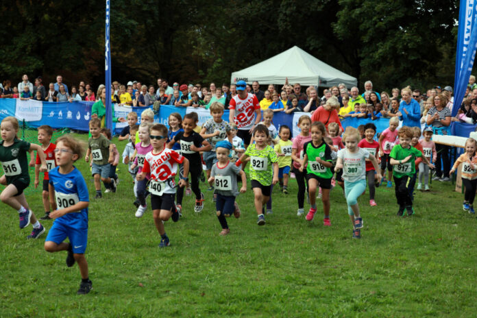 Der Seeuferlauf spricht Kinder, Erwachsene und sogar Hunde an. Foto: seeuferlauf.de