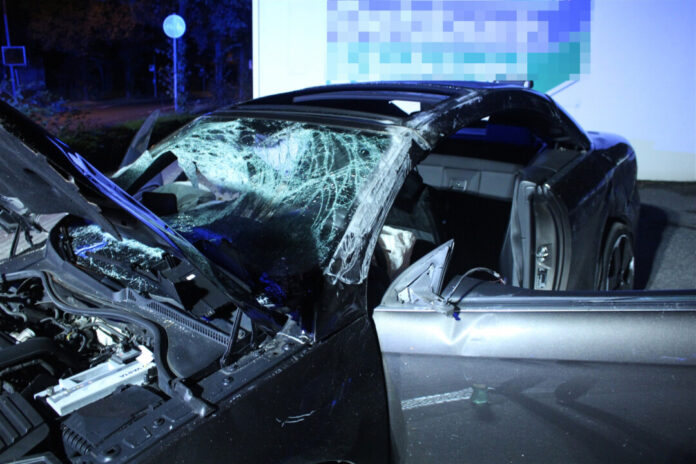 Der Wagen erlitt einen Totalschaden. Foto: Polizei