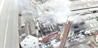 Das von der Feuerwehr Velbert angefertigte Drohnenbild zeigt das Ausmaß des Brandes. Foto: Feuerwehr Velbert