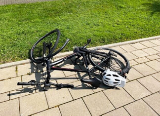 Das Fahrrad des Jugendlichen wurde bei dem Unfall beschädigt. Foto: Polizei
