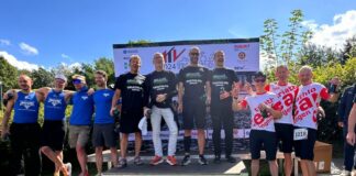 Ein Team aus Ratingen auf dem Siegertreppchen. Foto: TTR