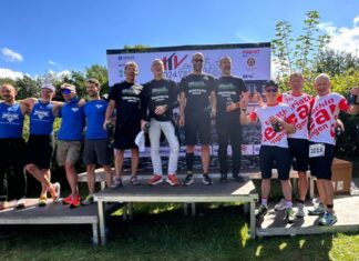 Ein Team aus Ratingen auf dem Siegertreppchen. Foto: TTR
