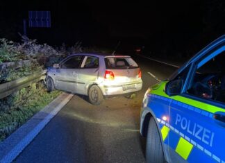 Der Unfallwagen auf der A43. Foto: FW Sprockhövel