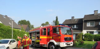 Einsatzkräfte der Feuerwehr vor Ort. Foto: Feuerwehr Heiligenhaus