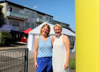 Kathrin Kühne und Iris Schrowang haben das Nachbarschaftsfest federführend organisiert. Foto: Volkmann