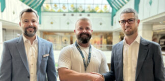 Matthias Böttcher, Center Manager RRZ; Marcel Nürnberger, Studioleitung McFit Mülheim und Sean Roberts, Eurofund Deutschland Foto: Eurofund PR