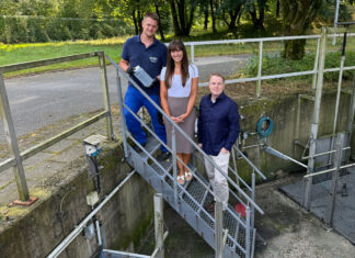 Nico Mühling (BRW), Ruzica Susenburger (Leiterin Kreisgesundheitsamt) und Professor Volker Meyer (Uni Duisburg-Essen). Foto: Kreis Mettmann