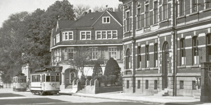 Das Bild für den Kalendermonat März zeigt eine Aufnahme der Straßenbahn. Foto: Förderungsgemeinschaft St. Georg