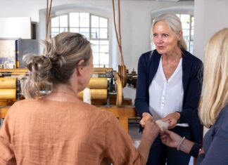Durch die Textilfabrik geht es bei einer Führung. Foto: LVR-ZMB/Stefan Arendt