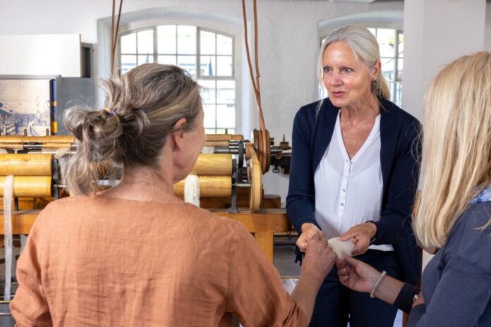 Durch die Textilfabrik geht es bei einer Führung. Foto: LVR-ZMB/Stefan Arendt