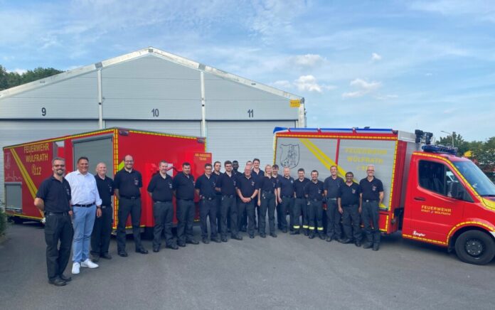 Die feierliche Übergabe der neuen Einsatzwagen. Foto: Freiwillige Feuerwehr Wülfrath