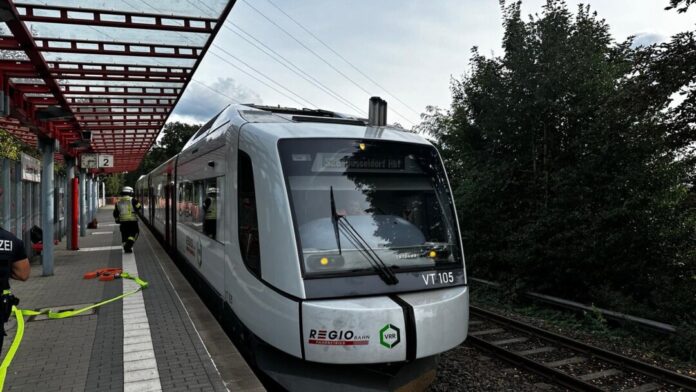 Eine Brandmeldung in der Regiobahn erreichte die Feuerwehr in Erkrath. Foto: FW Erkrath