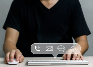 Bei Problemen an der Hotline oder im E-Mail-Kontakt gibt es regelmäßig Ärger auf Kundenseite. Foto: VZ NRW/adpic