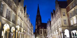 In Münster verdunkelt die Stadt zur «Earth Nigth» am Freitag das Rathaus. (Archivfoto)