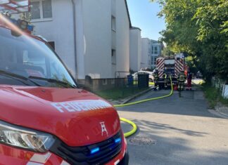 Ein Blick auf die Einsatzstelle an der Schulstraße. Foto: Feuerwehr Essen