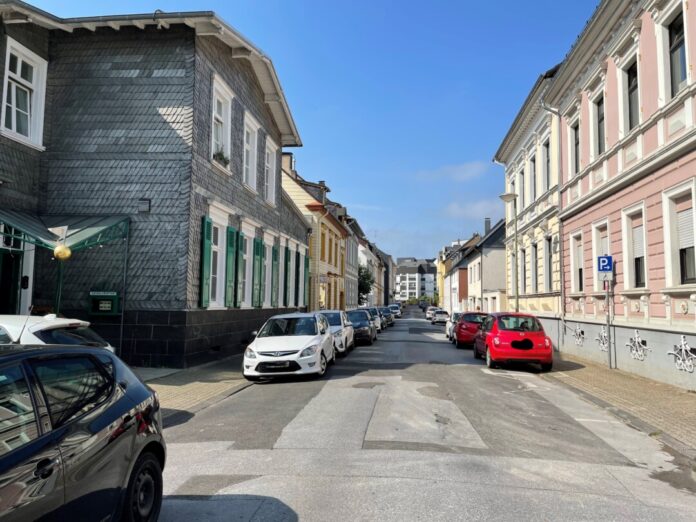 Die Beckershoffstraße wird neugestaltet, wenn die Versorgungsleitungen unter der Fahrbahn erneuert wurden. Foto: Kreisstadt Mettmann