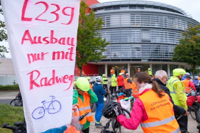 Ohne Radweg darf es keinen Ausbau der L239 geben - das fordert der ADFC im Neanderland. Foto: ADFC