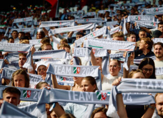 Das "Team Finanzverwaltung" feiert sich selbst. Foto: FM NRW/Bernd Thissen