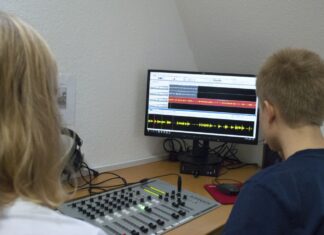 Bei einem Workshop können Kinder Radio machen. Foto: Veranstalter