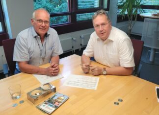 Martin Sträßer, Landtagsabgeordneter für die Städte Velbert, Wülfrath und Teile von Mettmann, mit Rainer Ritsche, Bürgermeister der Stadt Wülfrath. Foto: PR Martin Sträßer