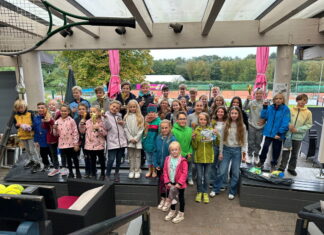 Die Clubmeister und Vize-Clubmeister des Netzballvereins 2024 freuten sich bei der Siegerehrung über Pokale, Medaillen und Sachpreise. Foto: NBV