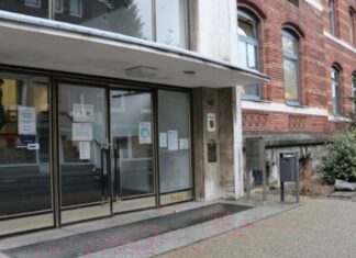 : Der Haupteingang bleibt vorerst geschlossen. Archivfoto: Kreisstadt Mettmann