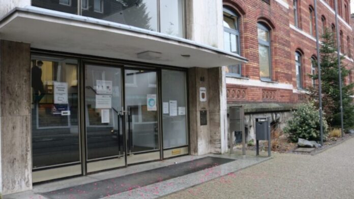 : Der Haupteingang bleibt vorerst geschlossen. Archivfoto: Kreisstadt Mettmann