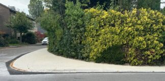 Durch die Verbreiterung des Gehweges ist eine