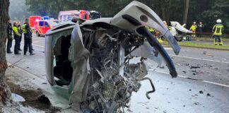 In Langenfeld kam es zu einem schweren Unfall. Foto: Polizei