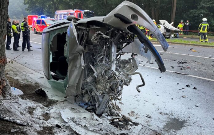 In Langenfeld kam es zu einem schweren Unfall. Foto: Polizei