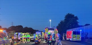 Lastwagen und ein Transporter waren in den Unfall auf der A3 bei Oberhausen verwickelt. Foto: Feuerwehr Oberhausen