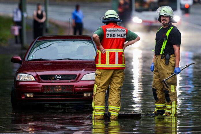 Unwetter in NRW lösen vielerorts Feuerwehreinsätze aus