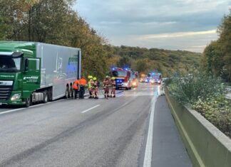 Die Einsatzstelle auf ser Autobahn. Foto: Feuerwehr Velbert
