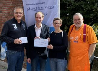 Freuen sich über die gelungene Aktion: Tom Weingartner (MElodie), Simon Wilde (Tafel ME), Silke Blenck (MElodie) und Peter Feuser (MElodie/Tafel ME). Foto: privat