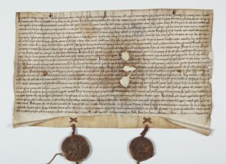 Ein seltenes Dokument: die Stadterhebungsurkunde von 1276, die Ratingen zu einer der ältesten Städte des Landes macht. Sie wird im Jubiläumsjahr natürlich eine zentrale Rolle spielen. Foto:  Achim Blazy/Stadt Ratingen