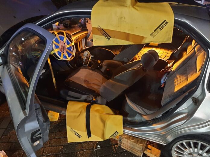 Einer der Unfallwagen. Feuerwehr Foto: Feuerwehr Essen