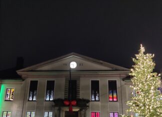 Heiligenhaus wird auch dieses Jahr das Rathaus zu einem großen Adventskalender machen. Foto: Stadt Heiligenhaus