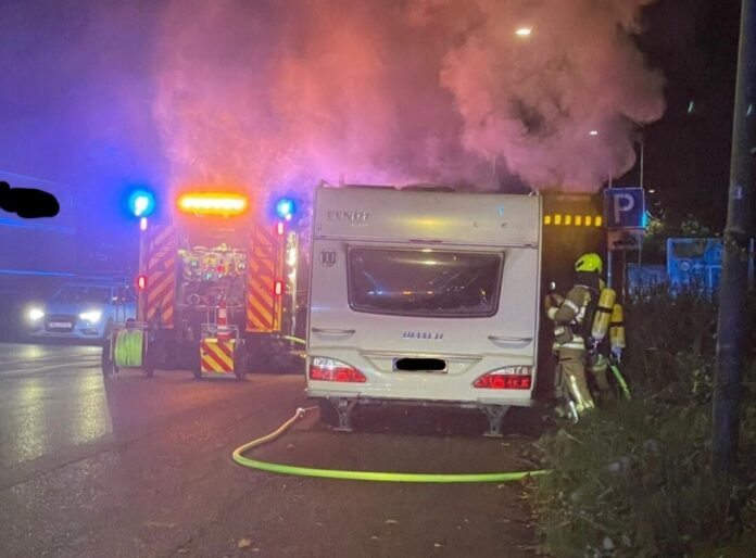 Die Einsatzkräfte vor Ort in Ratingen. Foto: FW Ratingen