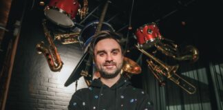 "Dr. Pop" kommt mit seiner Musik-Comedy-Stand-up-Show nach Langenberg. Foto: Moritz Künster/Veranstalter
