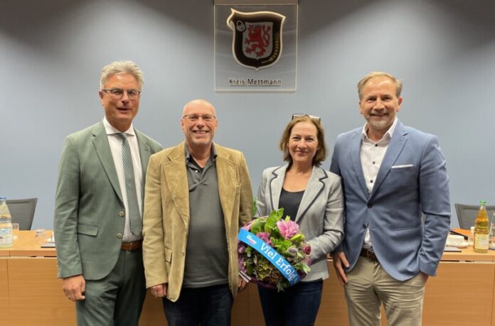 Rudolf Joseph, Andrea Metz, Thomas Hoffmann (FDP-Kreistagsabgeordneter) sowie Nils Hanheide (Rechtsdezernent des Kreises Mettmann). Foto: FDP Kreis ME