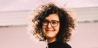 Eva Jahnen liest in Mettmann aus ihrem Buch vor. Foto: Andrea Schombara Fotografie