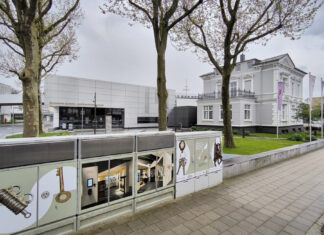 Ein futuristischer Neubau und die historische Villa Herminghaus sind seit 2021 Heimat des Schloss- und Beschlägemuseums in Velbert. Foto: Mathias Kehren