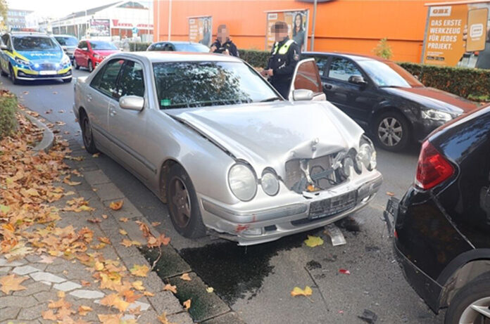 Einer der beschädigten Wagen. Foto: Polizei